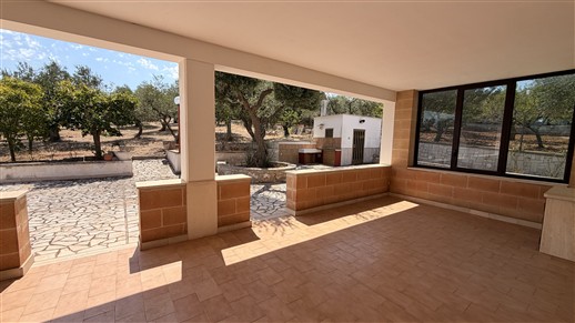 Villa Di 2 Vani, Veranda, Box. Ristrutturata, Ottimo Stato, Fotovoltaico